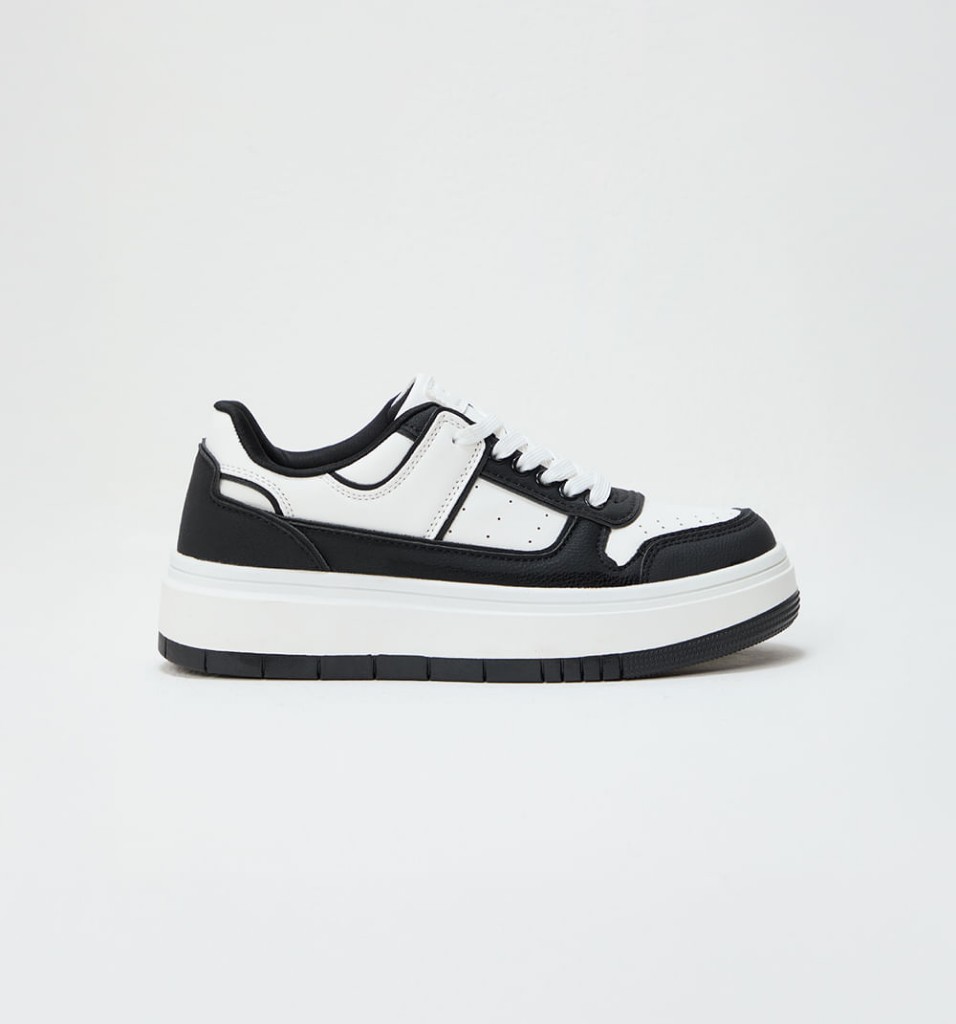 Tenis blancos y negros plataforma