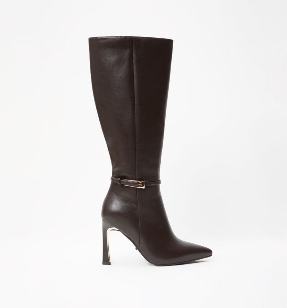 Bota cana alta con herraje decorativo
Bota cana alta con herraje decorativo
Bota cana alta con herraje decorativo