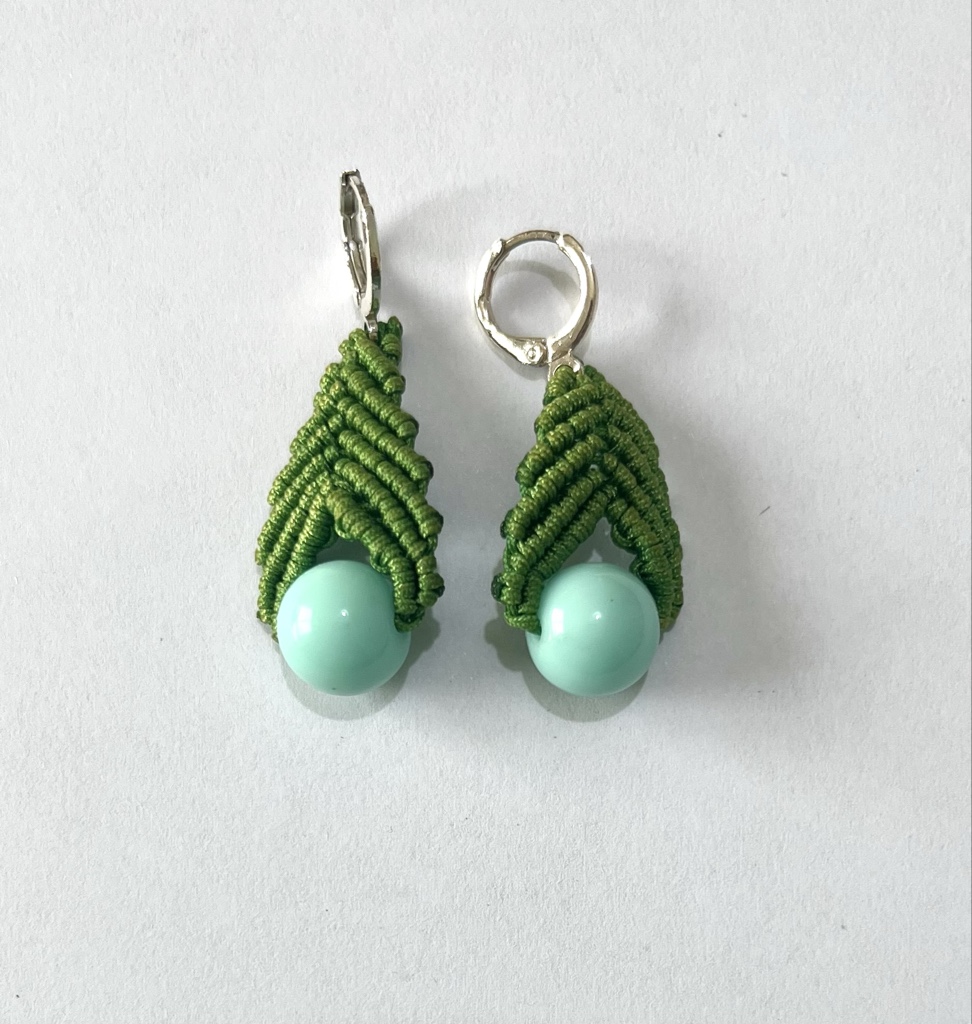 Arete gota verde oscuro