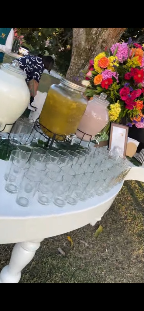 DISPENSADOR DE BEBIDAS