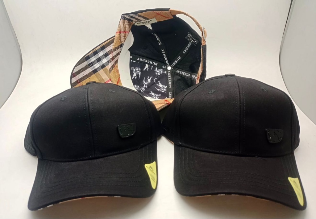 Burberry gorra negra
