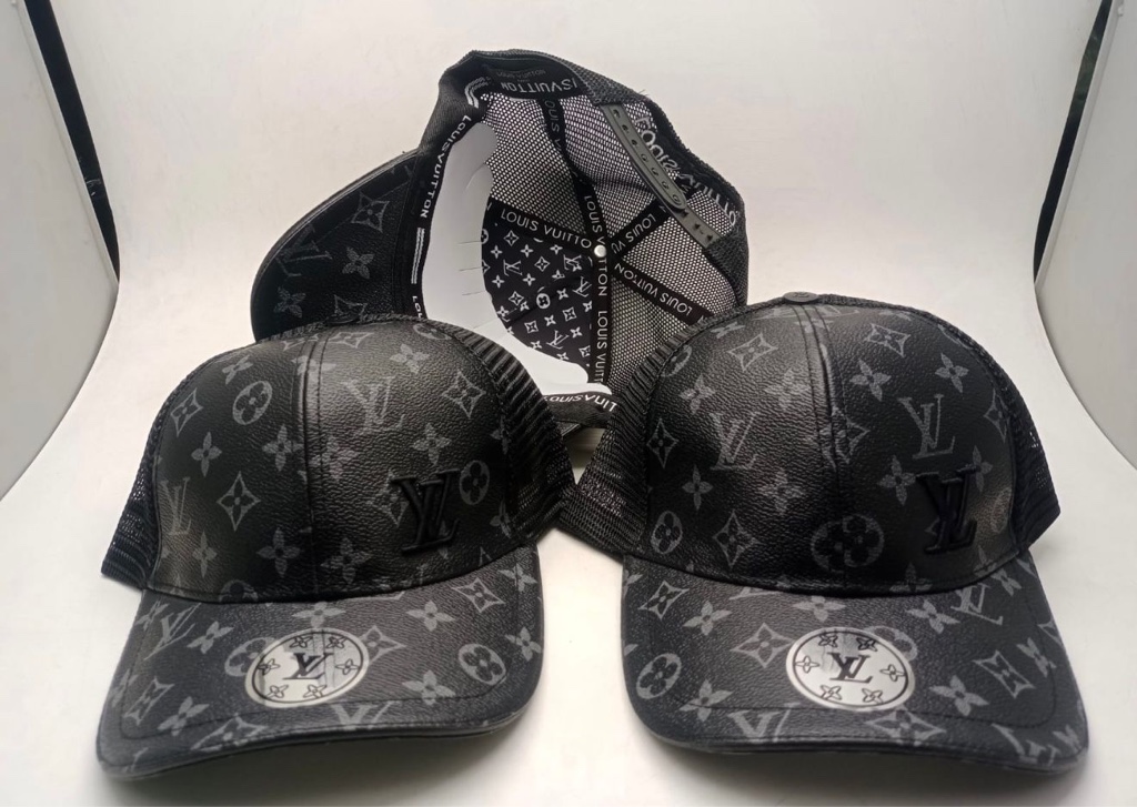 Louis Vuitton gorra negra
