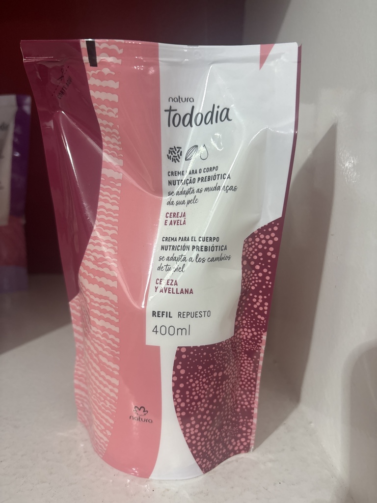repuesto de crema de cereza y avellana