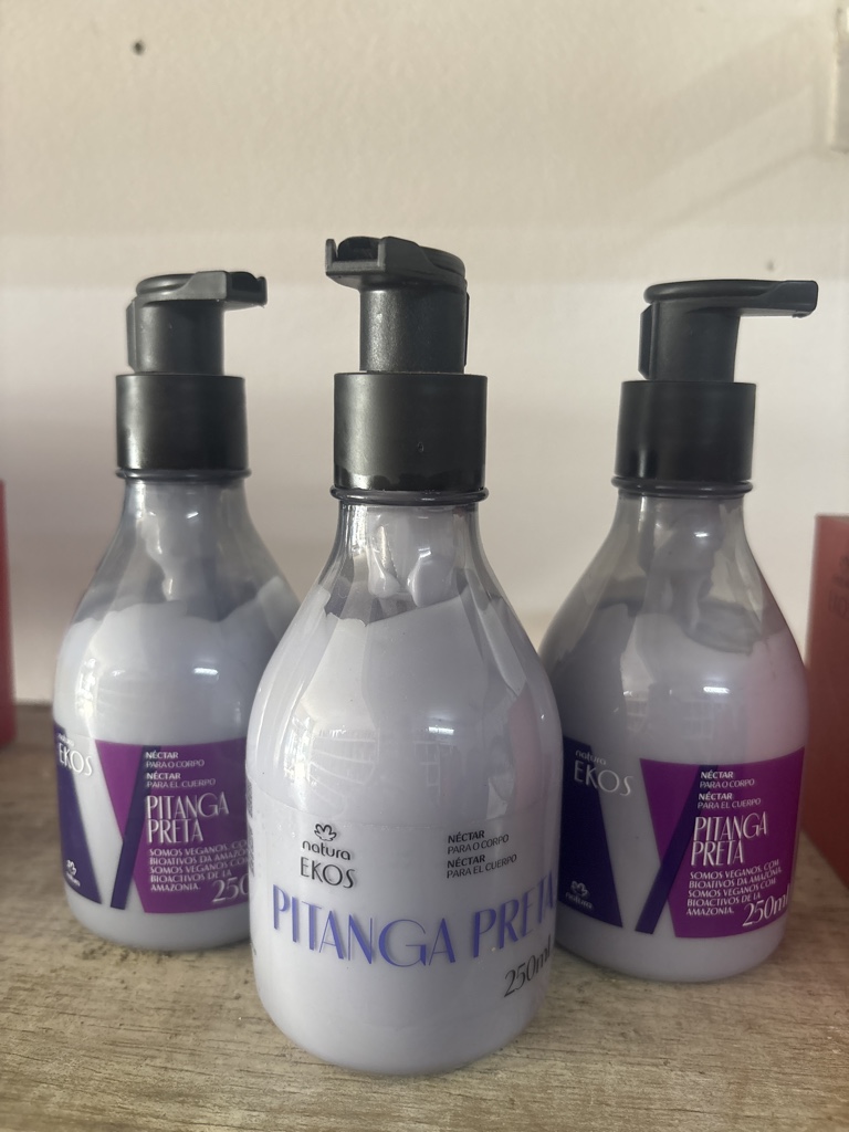 Crema pitanga preta