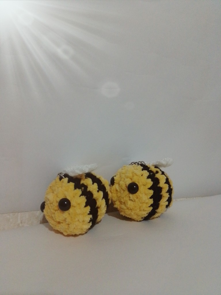 Llavero de Abejitas a crochet