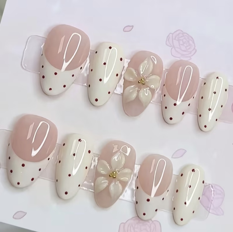 10 Uñas postizas almendradas blanco G.