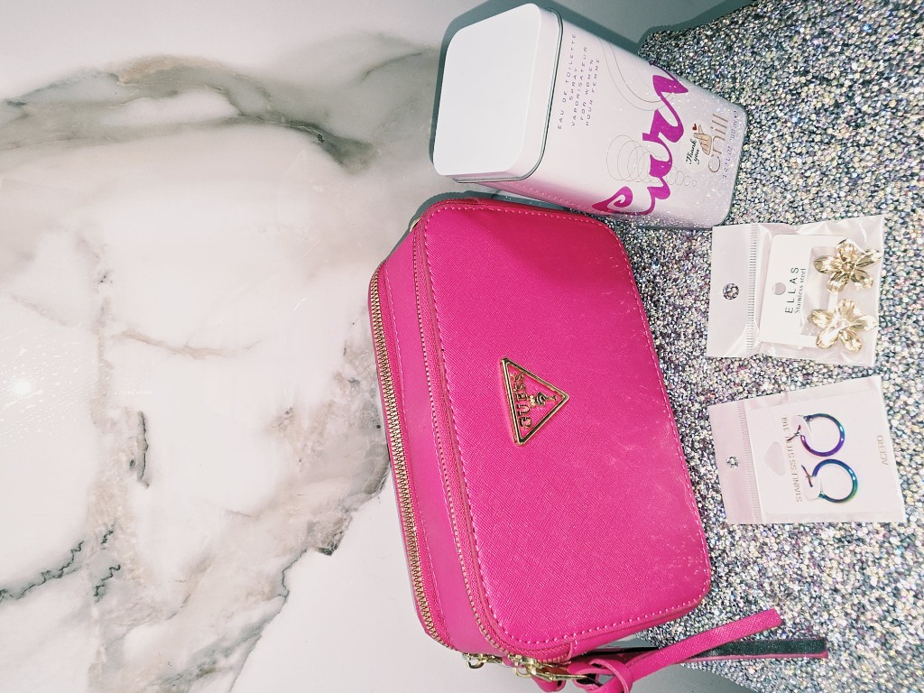 Cartera rosa Guess