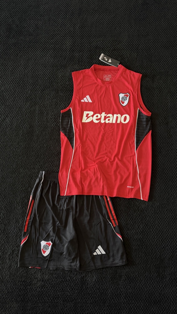 Conjunto River Plate Musc + Short Rojo