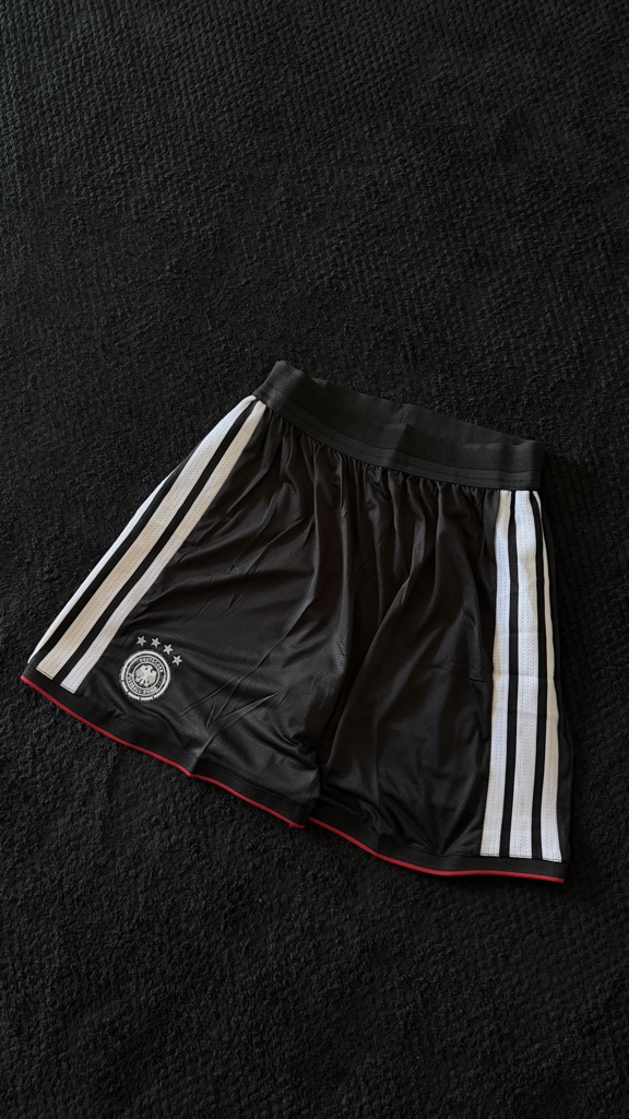 Alemania short negro