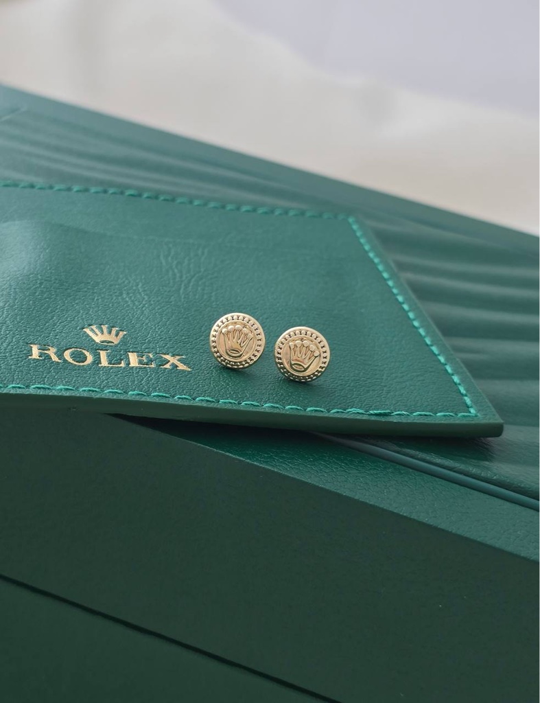 A Rolex 8mm