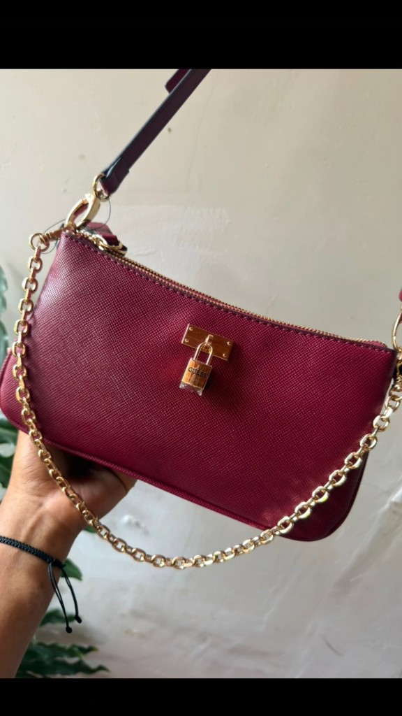 Bolso guess vino