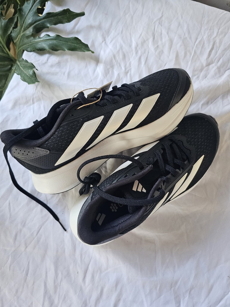 Tennis addidas negros