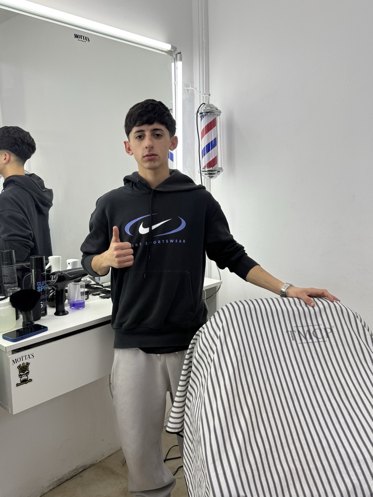 Corte de pelo Ema