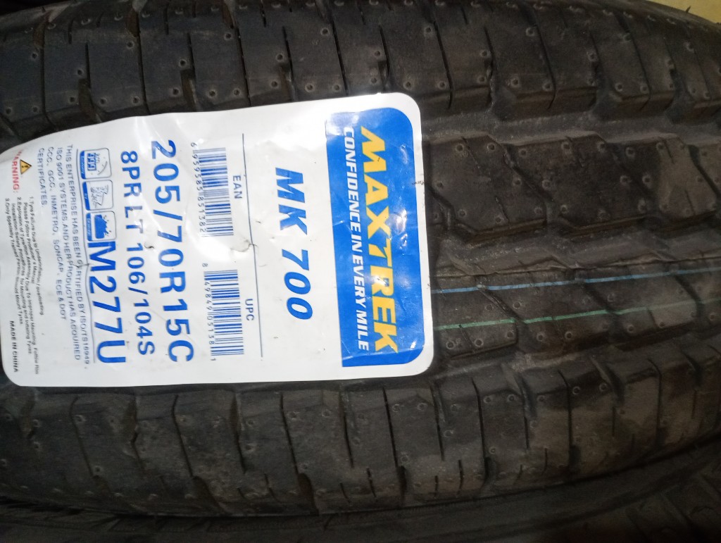205/70/15 MAXTREK