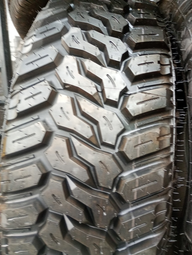 245/75/16MT MAXTREK