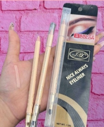 Lápiz iluminador de cejas con difuminador