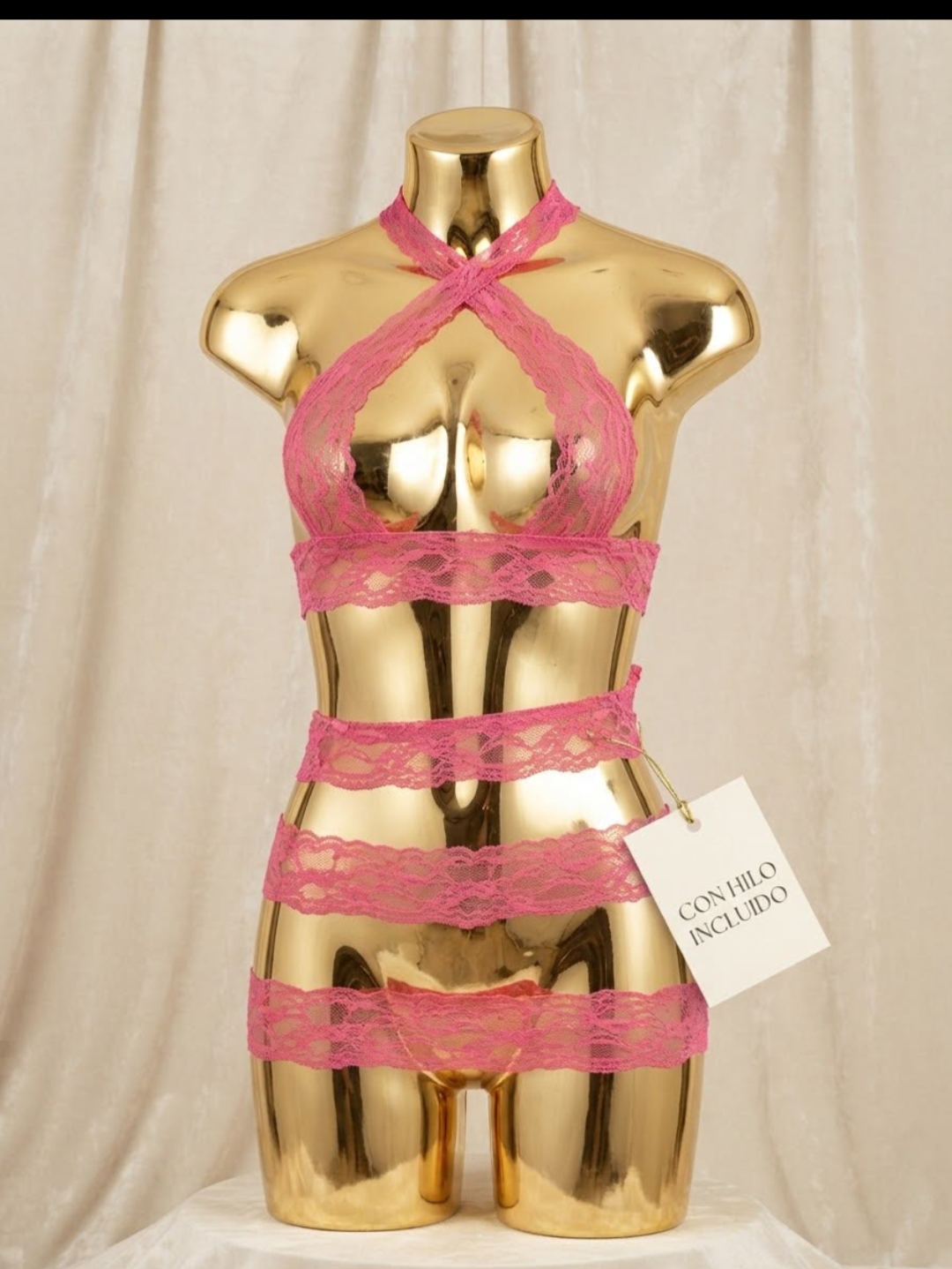 Conjunto de lencería rosa de encaje con hilo incluido