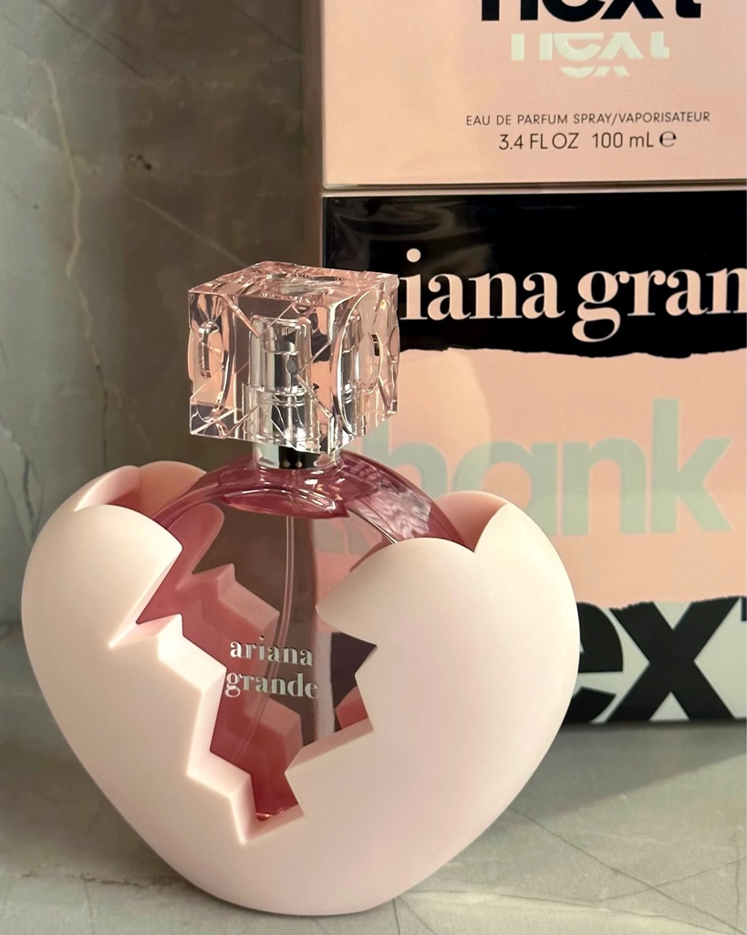 Ariana Grande perfume rosa