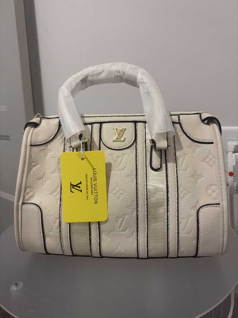 BAG LV
