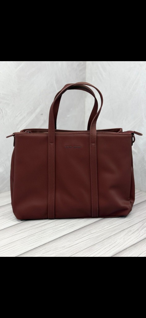 Tote vino tinto