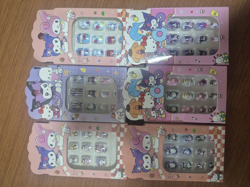 Sanrio uñas postizas