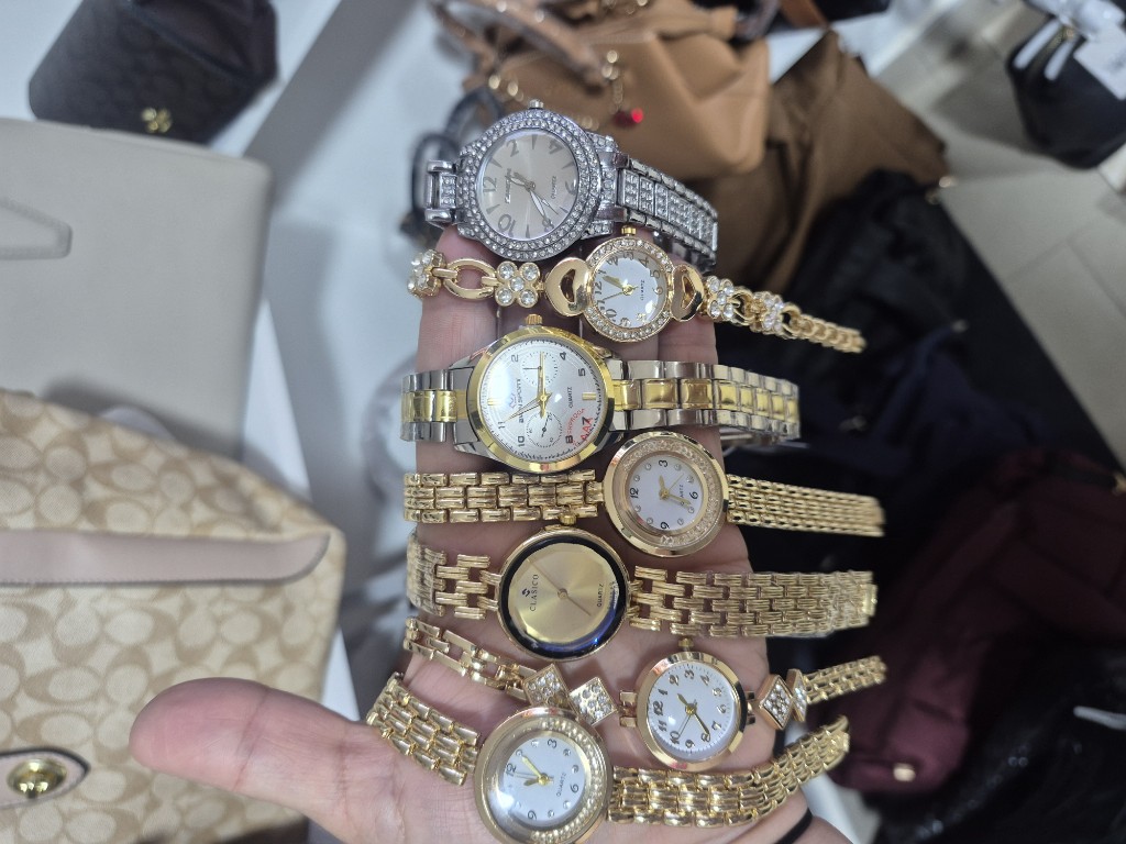 Reloj dama dorado