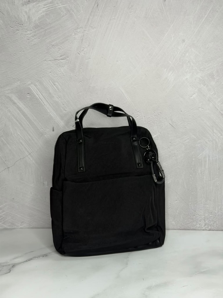 Bolso negro tipo morral