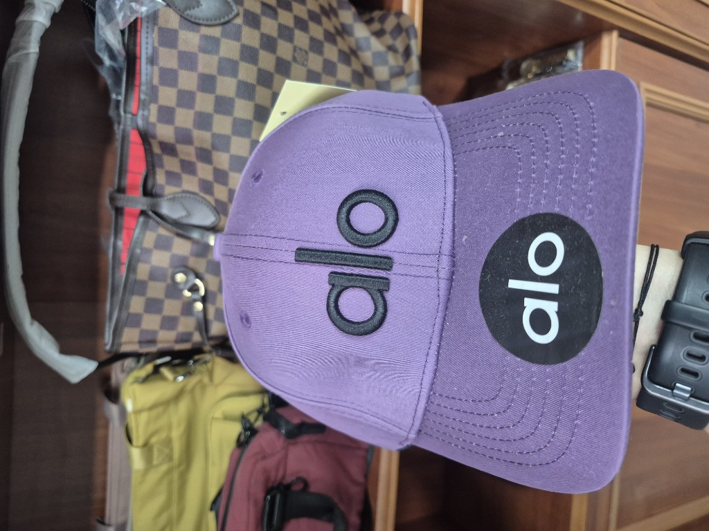 alo gorra lila