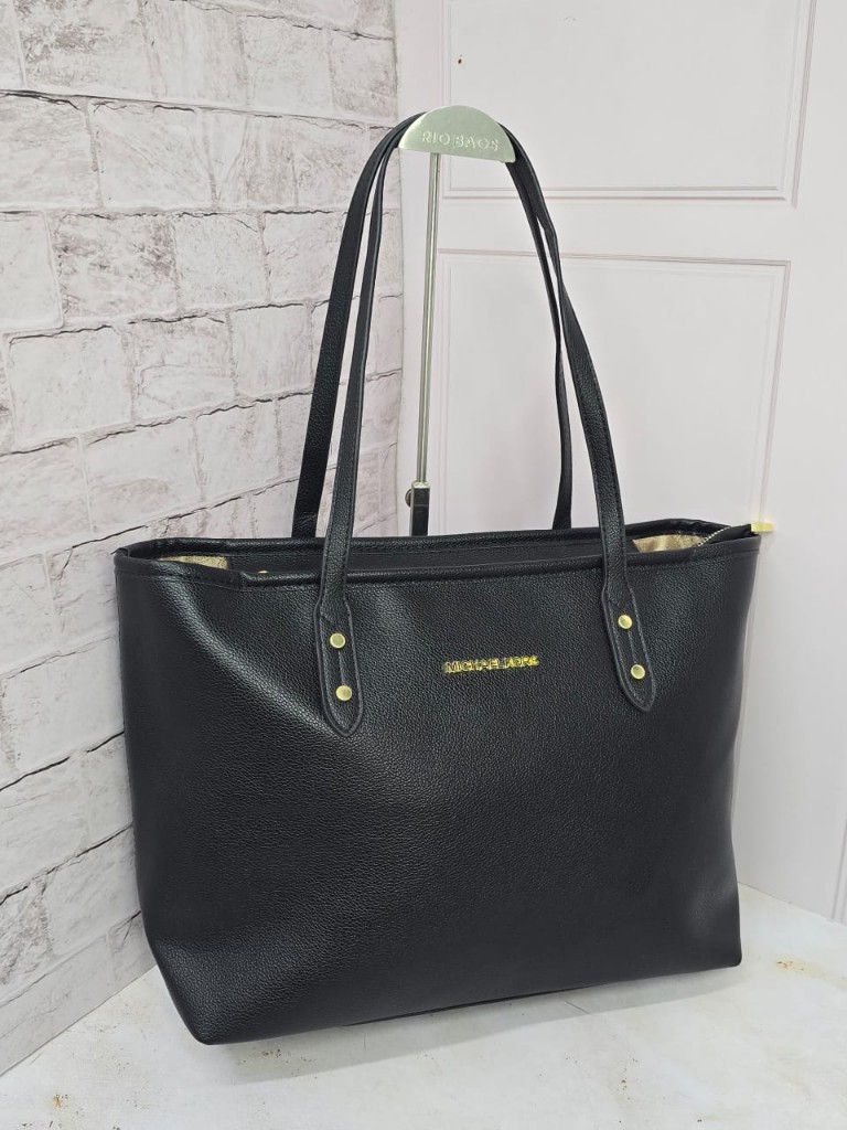 Michael Kors cartera negra