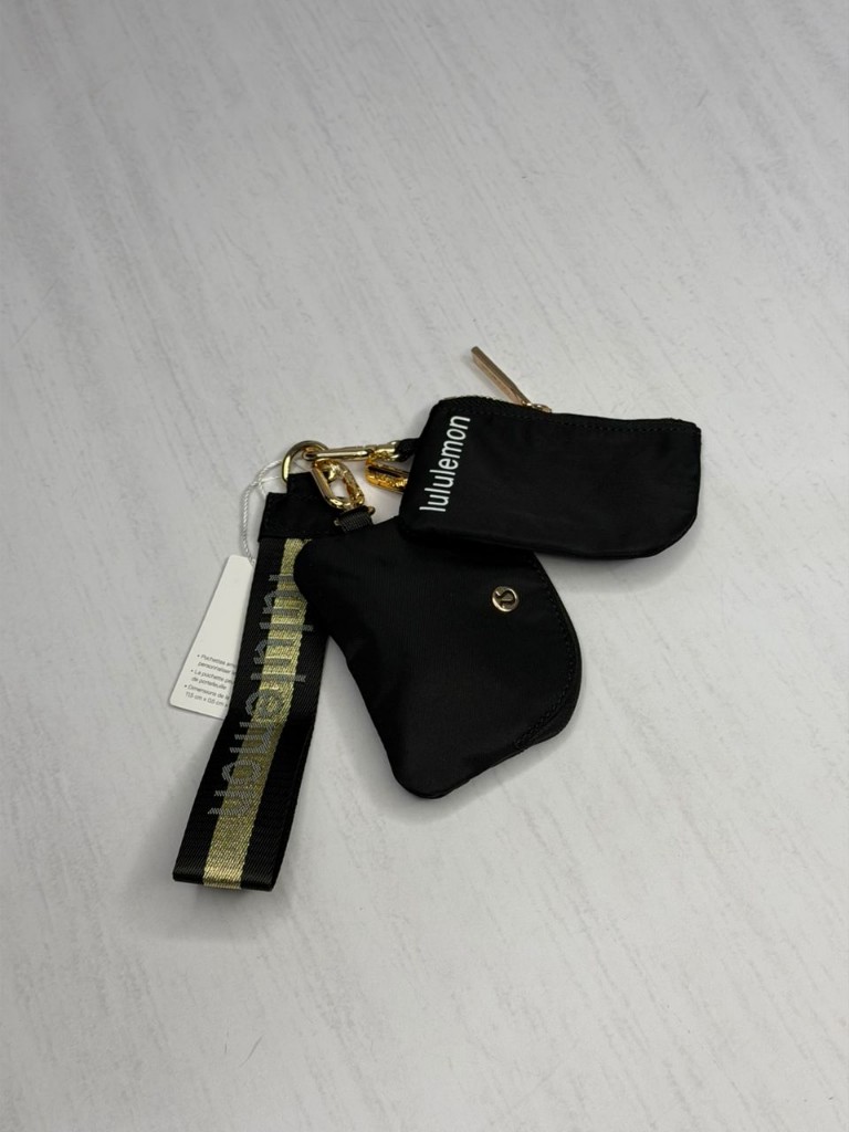 Lululemon cartera negra