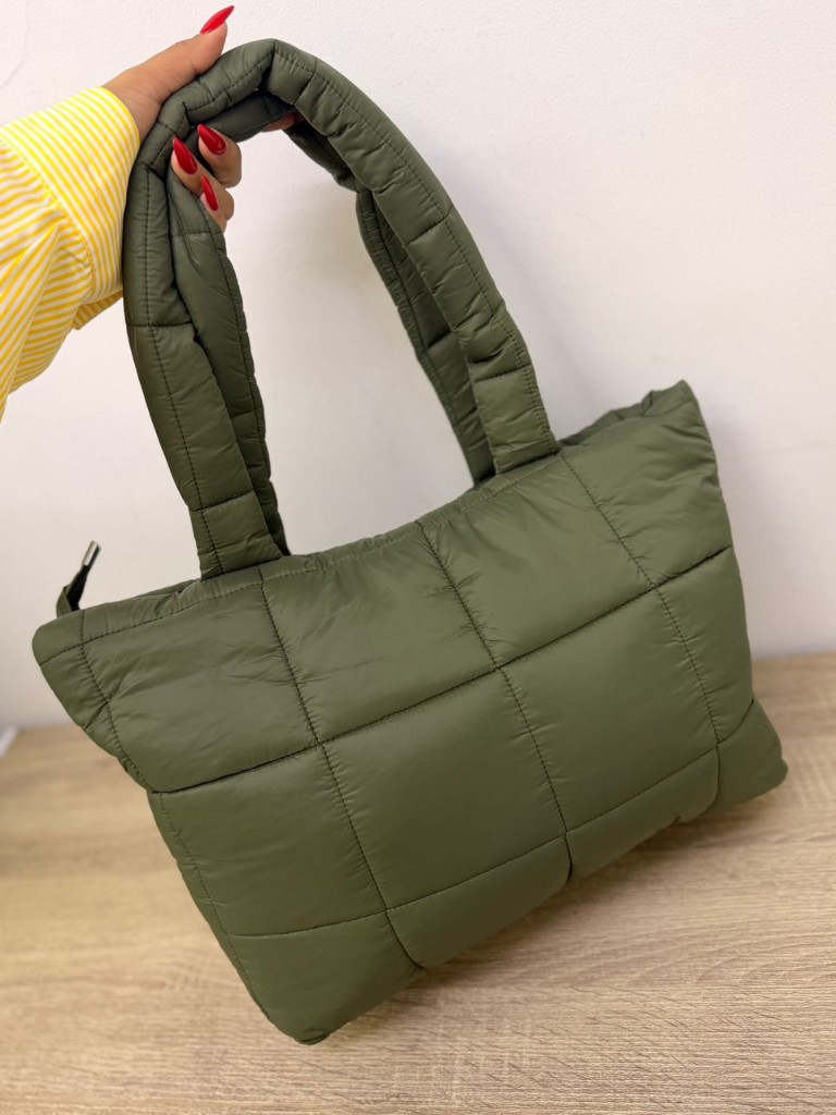 Bolso acolchado verde militar puffer