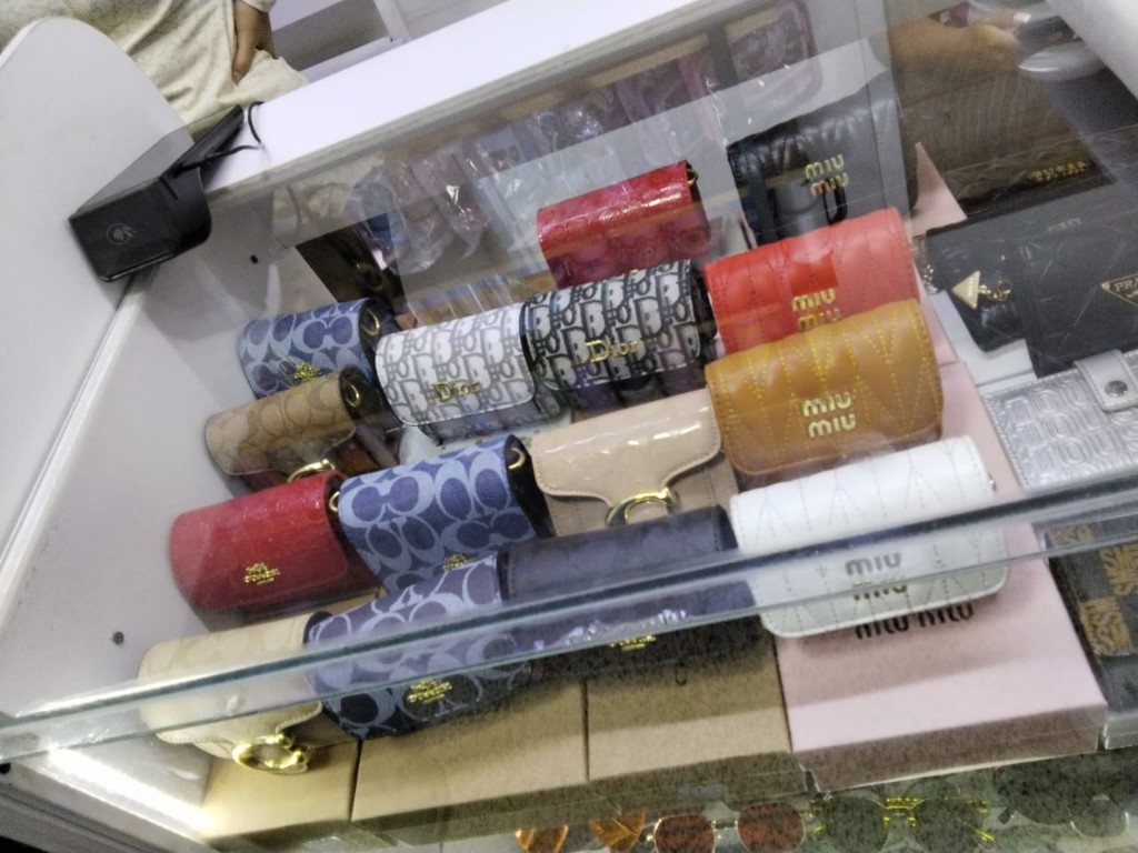 Cartera de dama mini estampada