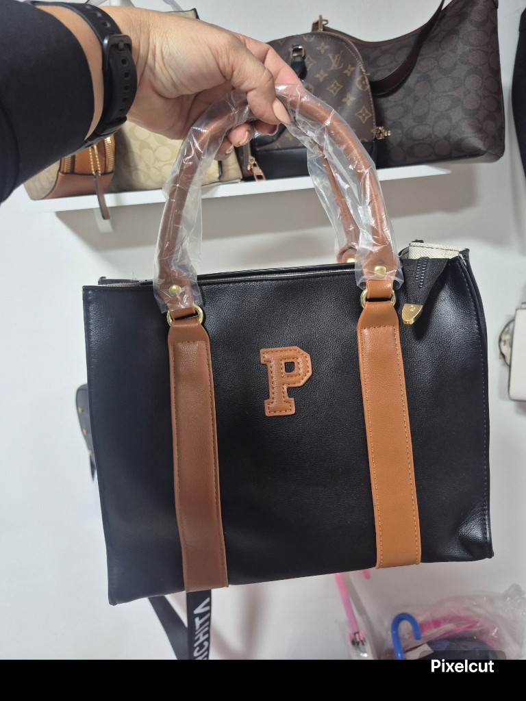 Cartera negra P