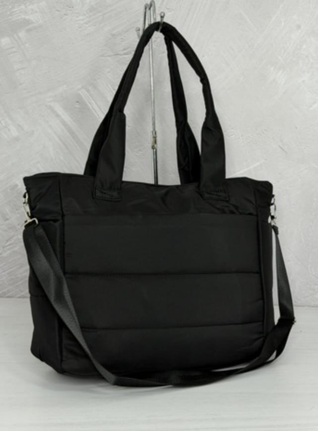 Bolso negro acolchado nube