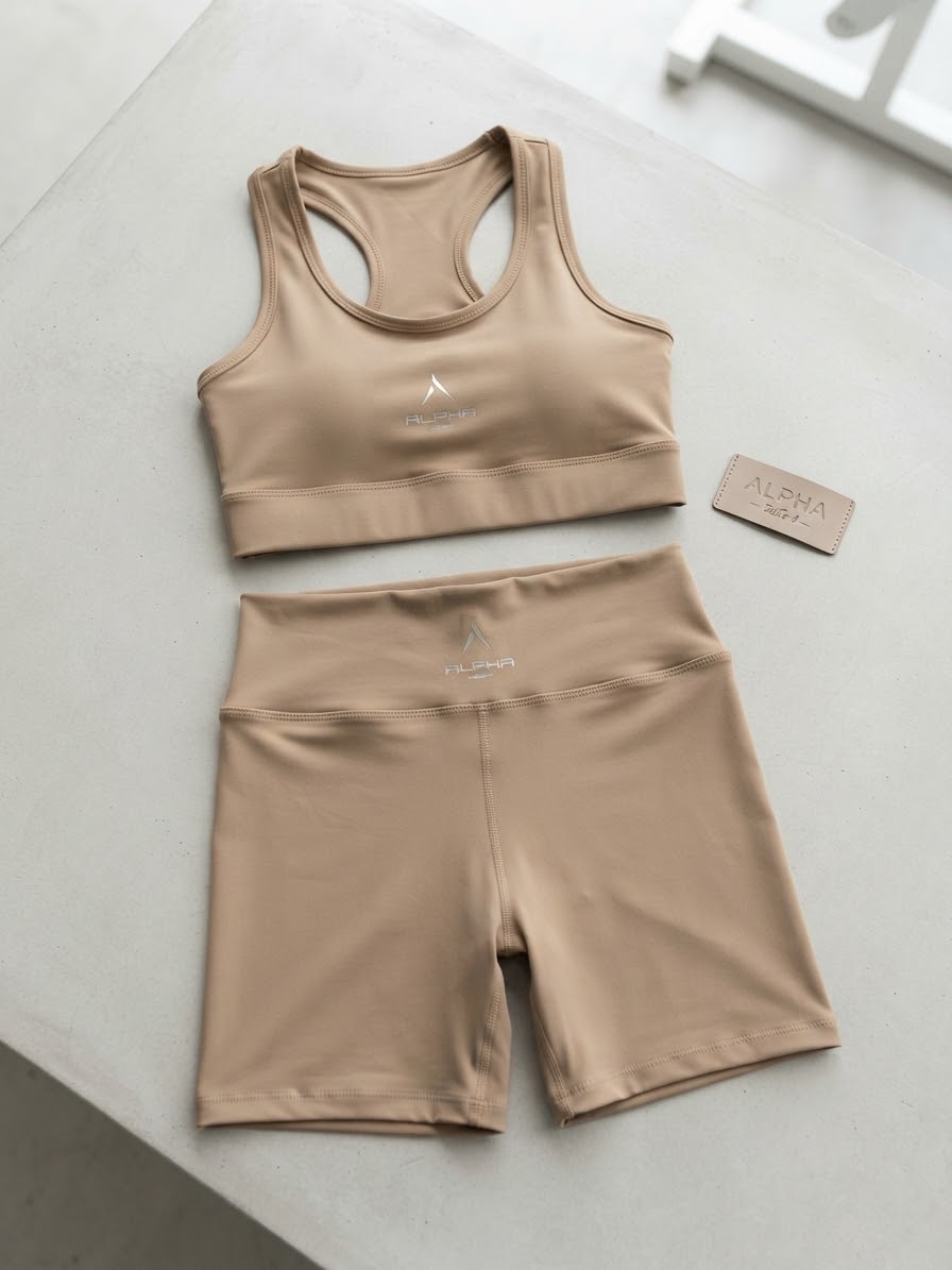 Conjunto deportivo DAMA ALPHA beige top y short