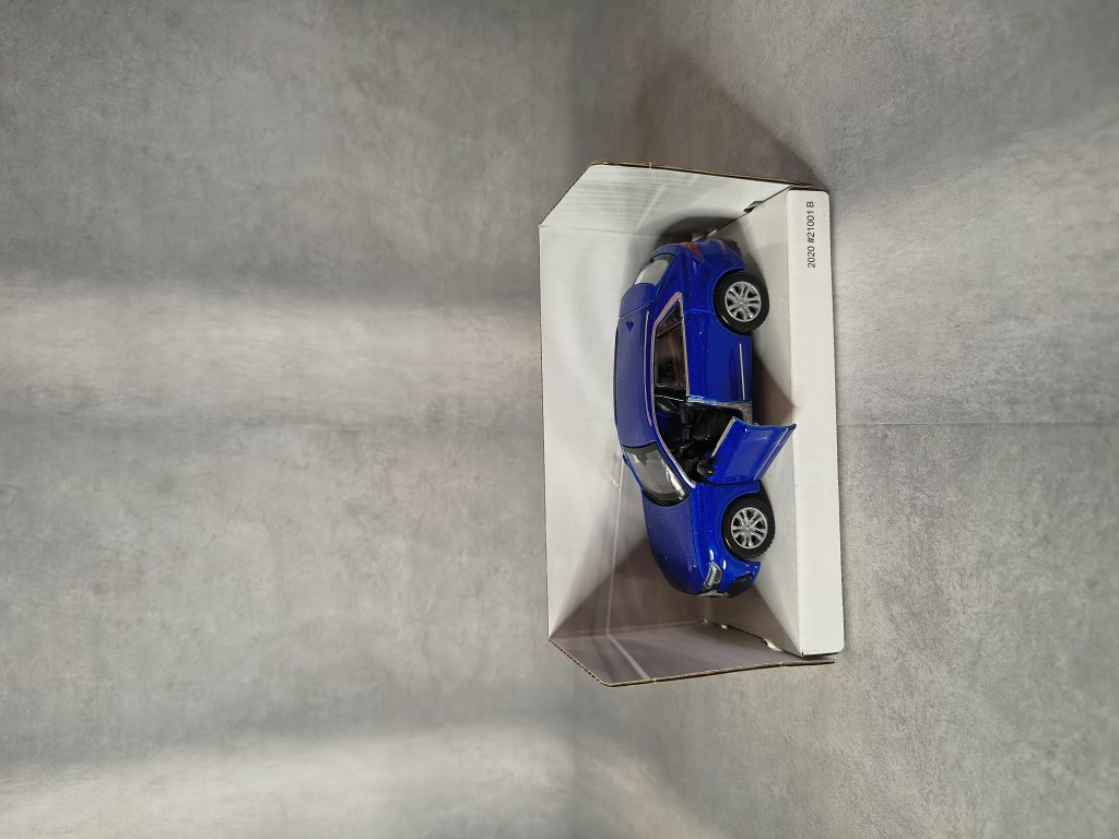 Audi azul