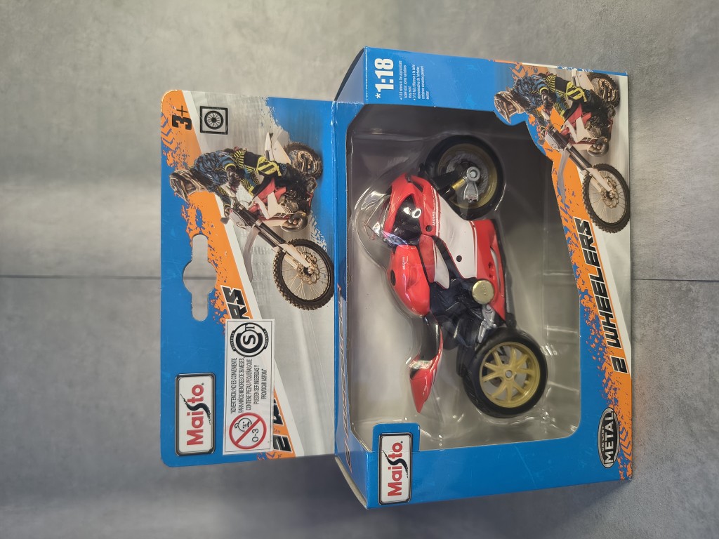 Maisto moto roja 1:18