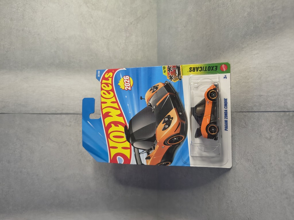 Hot Wheels Pagani Zonda Cinque naranja