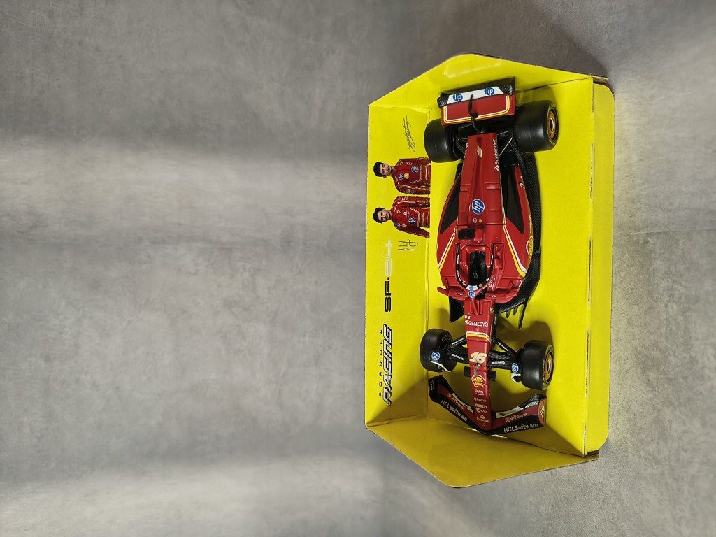 Ferrari SF-24 rojo 1:43