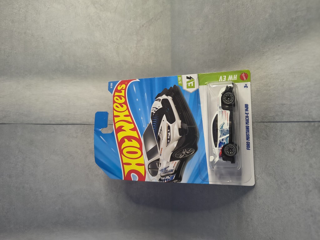 Hot Wheels Ford Mustang Mach-E 400