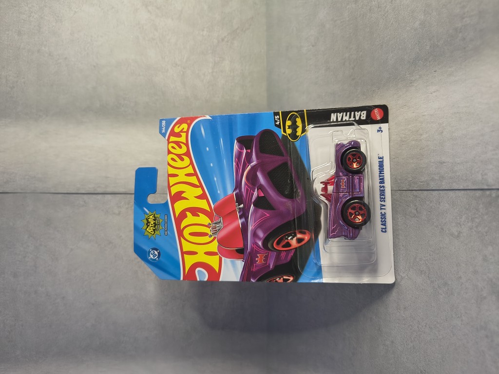 Hot Wheels Batman Batmobile violeta