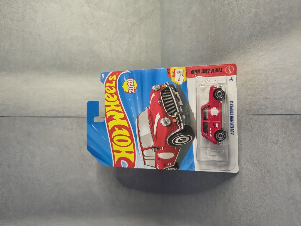 Hot Wheels Austin Mini Cooper S rojo