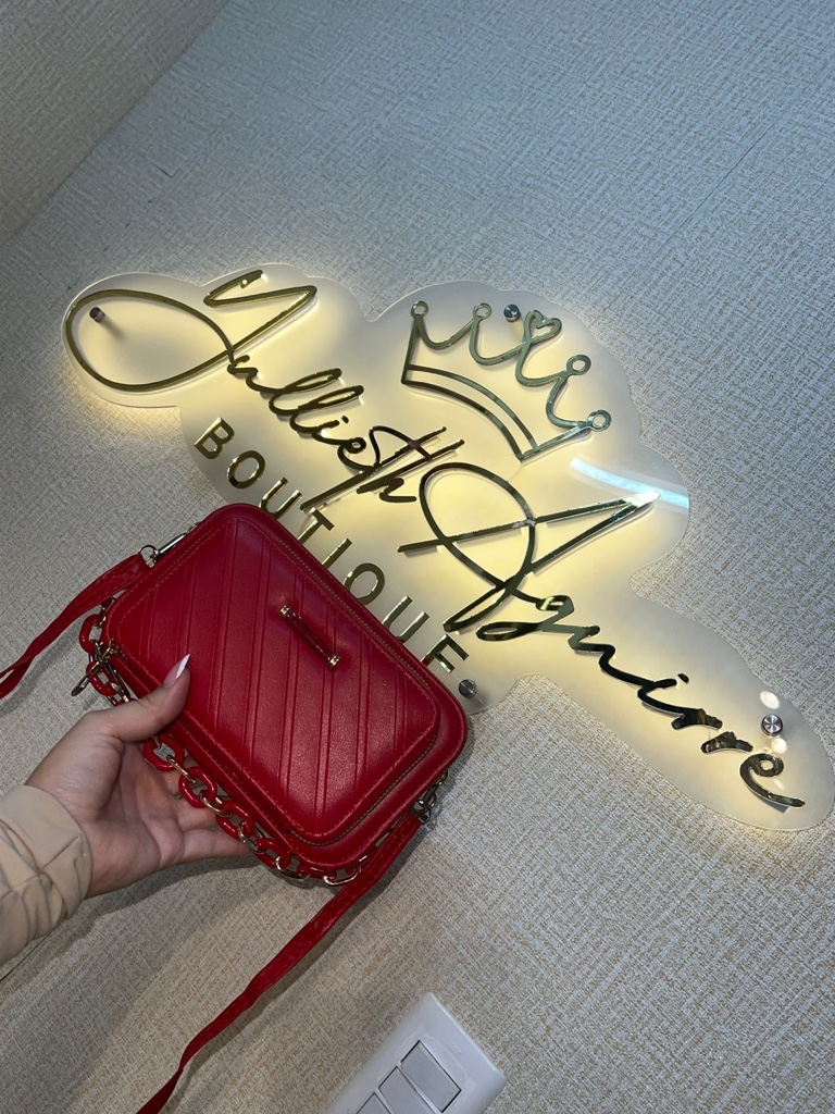 Bolso rojo cadena