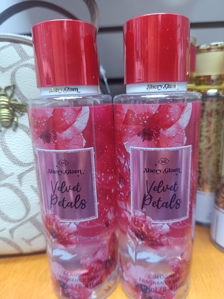 Splash velvet petals
