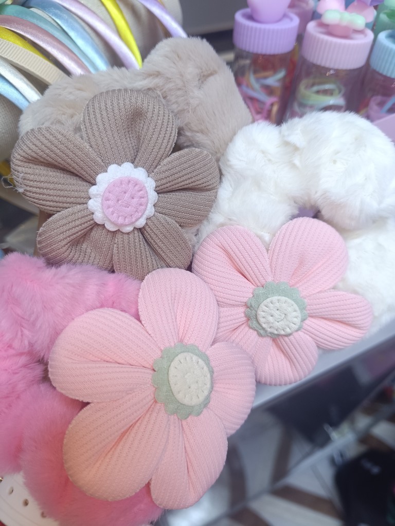Colet flor peluche