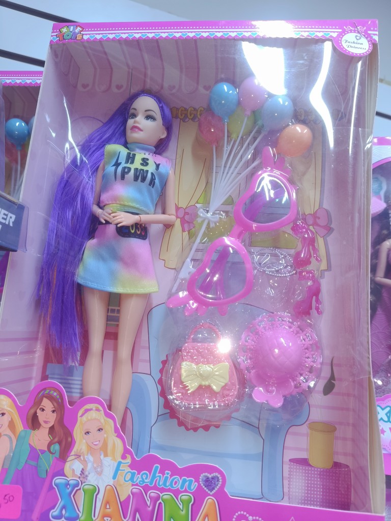 Muñeca fashion globos