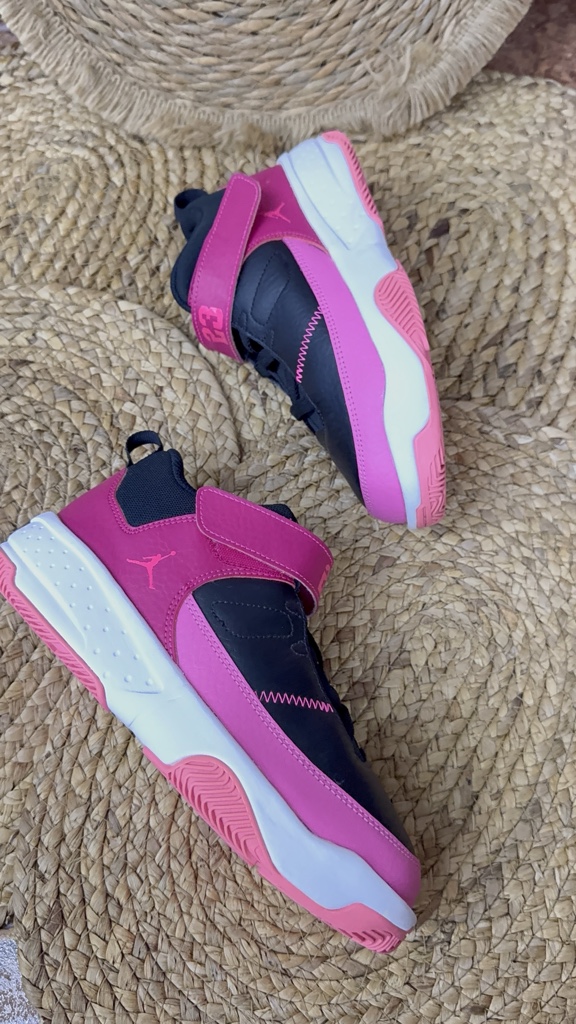 Jordan Max Aura.