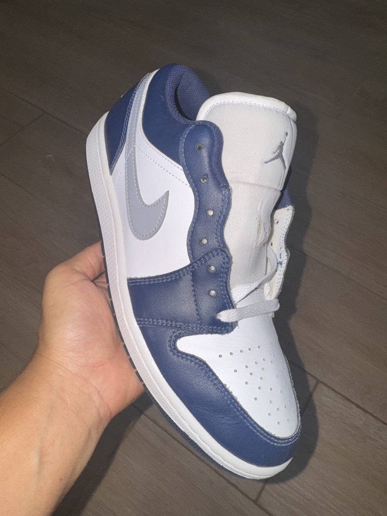 Jordan 1 Low Reverse Bred Pebbled Swoosh