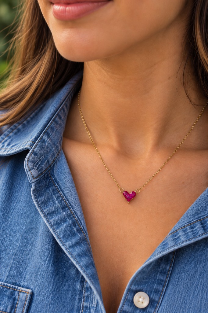 94596-CADENA DORADA FINA MINI CORAZON ROSADO FUCSIA