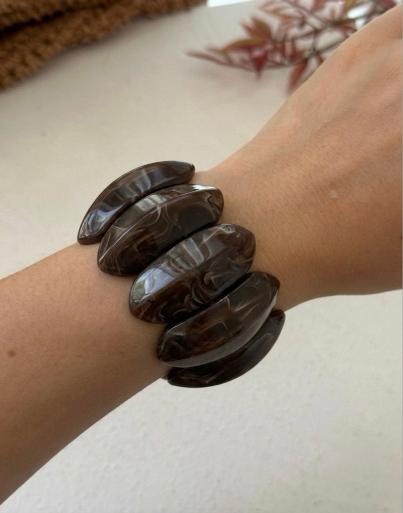 46722-PULSERA GRUESA RESINA CHOCOLATE